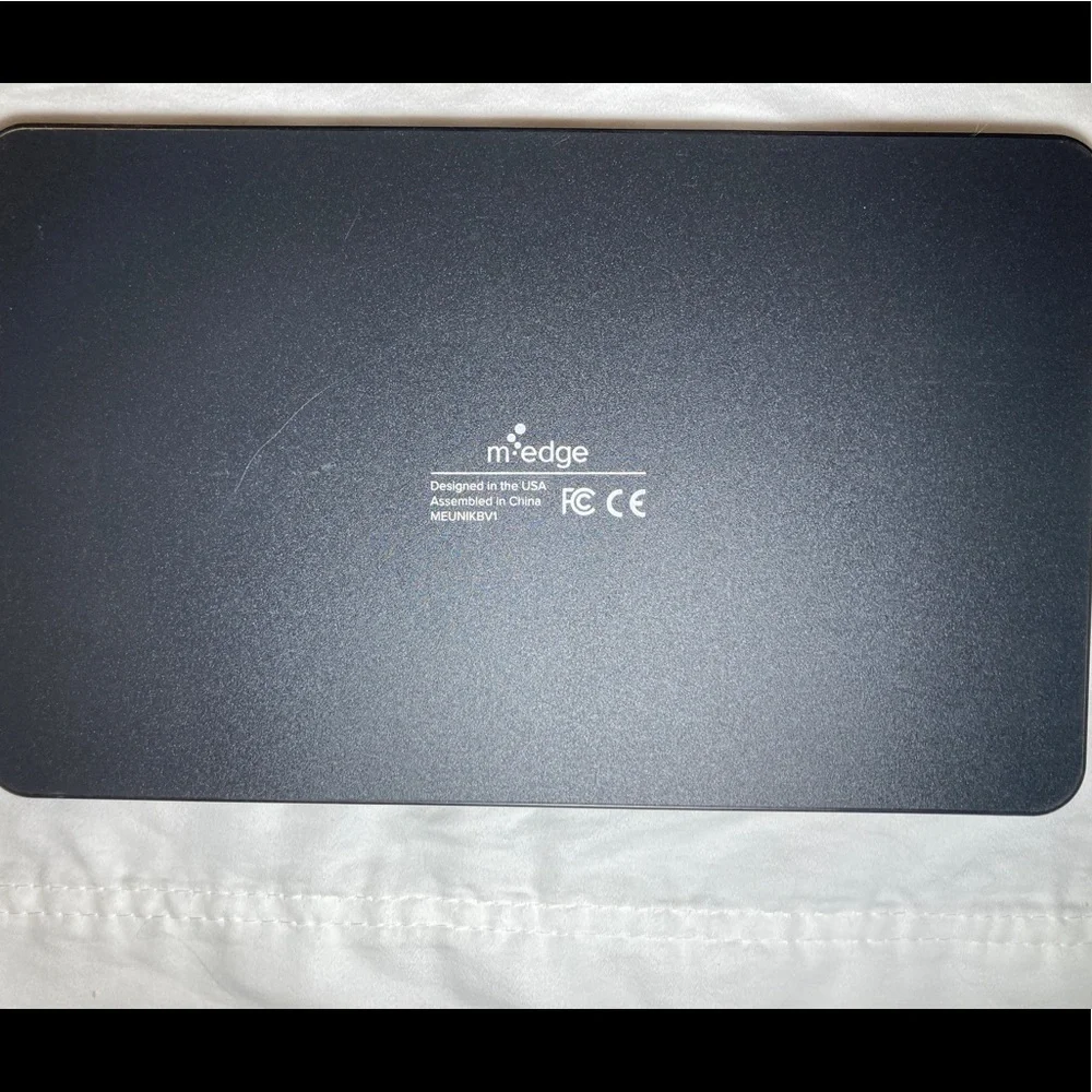 Bluetooth keyboard with cover for Ipad/Tablet / Medge